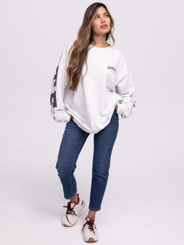 Sweater "Namaste" in Grau