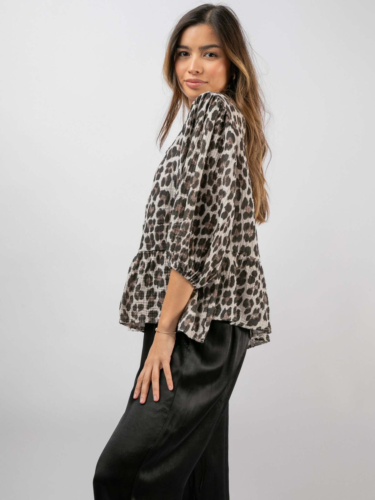 Bow-Musselin-Bluse "Anka" in Leo