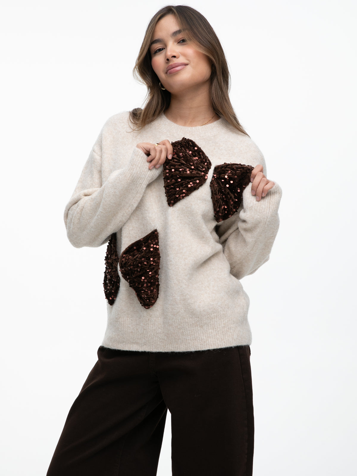 Strickpullover mit Pailletten-Schleifen „Aurora" in Creme