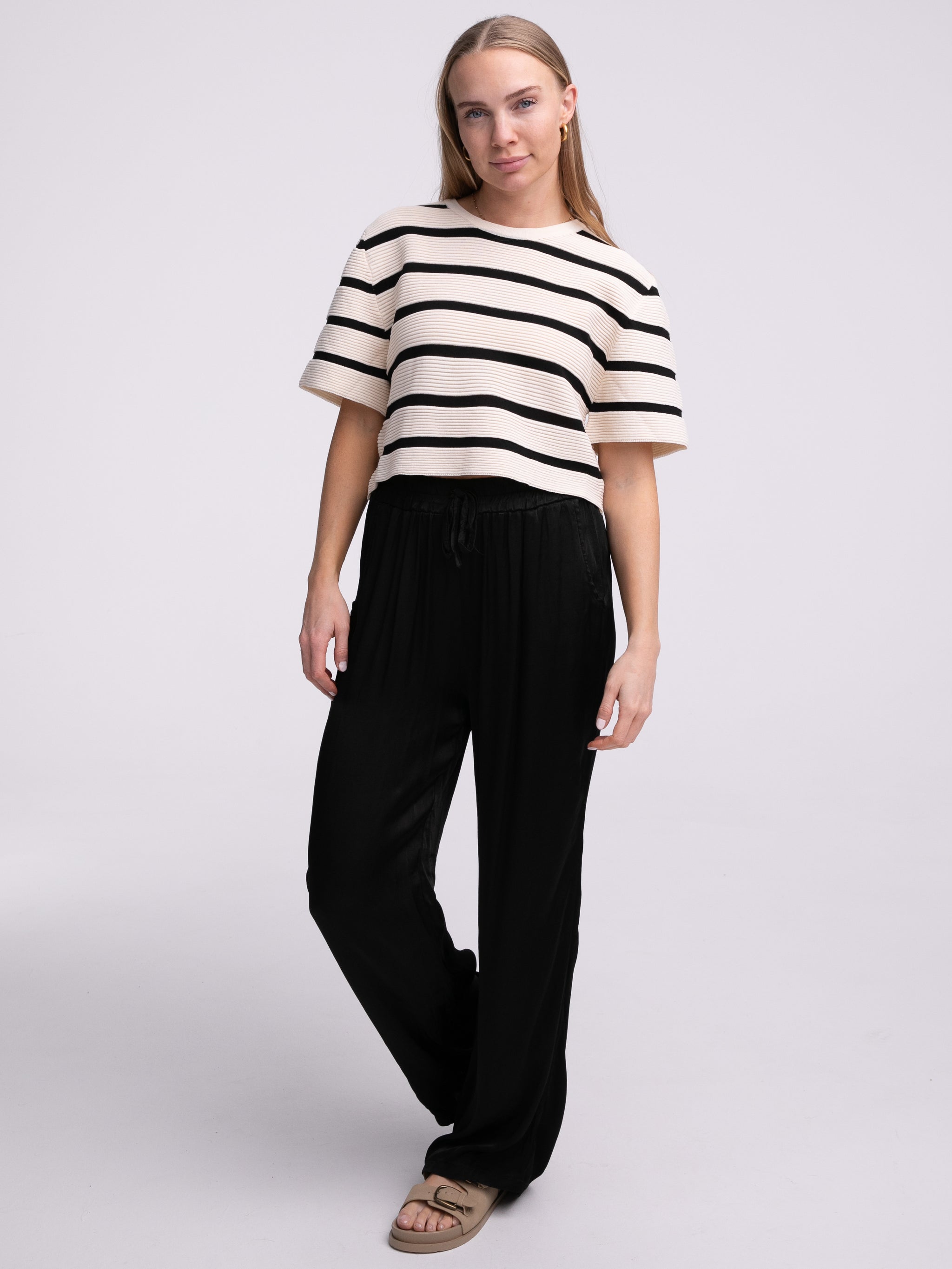 Satinhose „Sydney“ in Schwarz