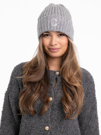 Beanie "C" in Grau