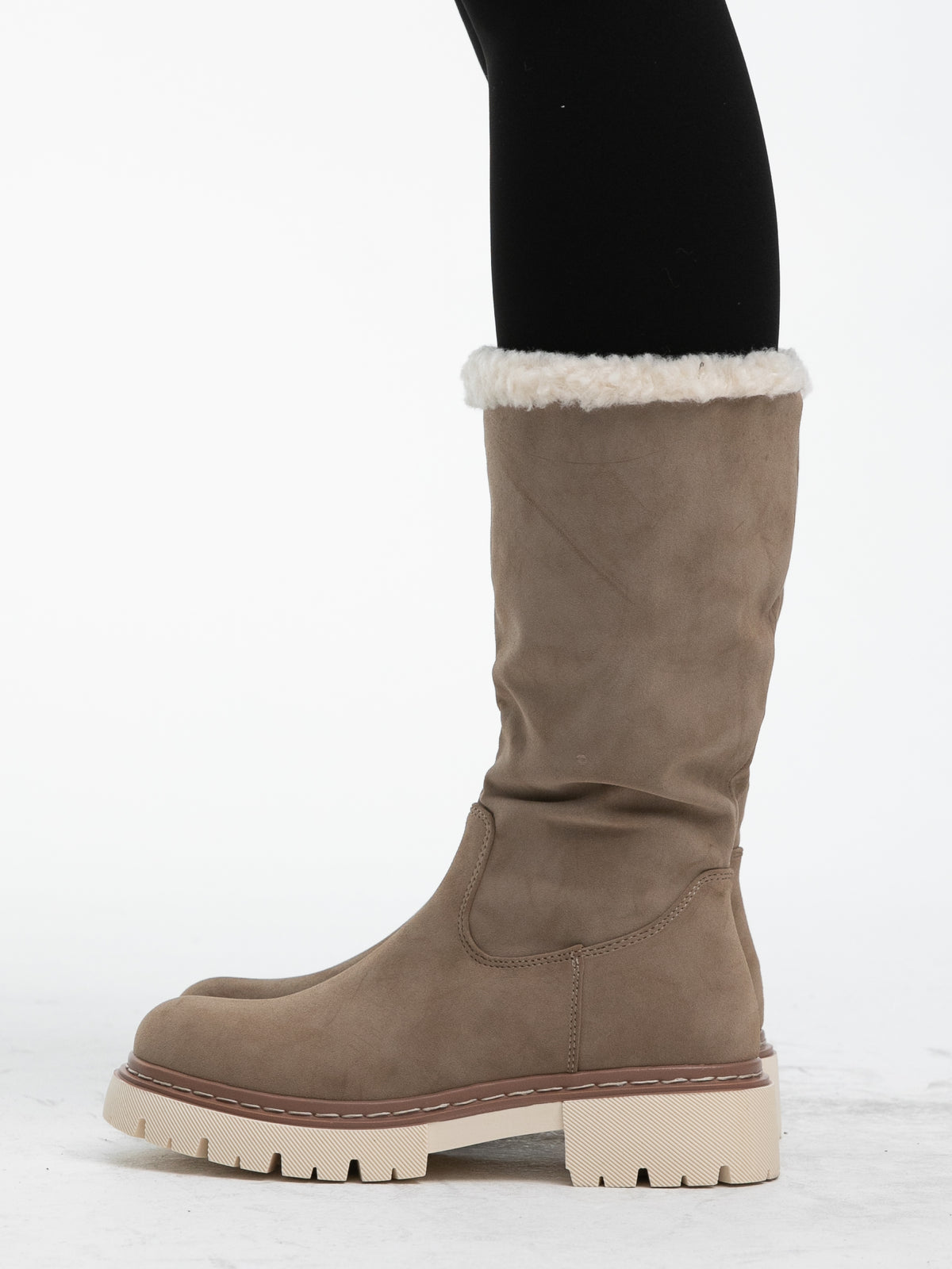Boots mit Fell "Tana" in Hazelnut