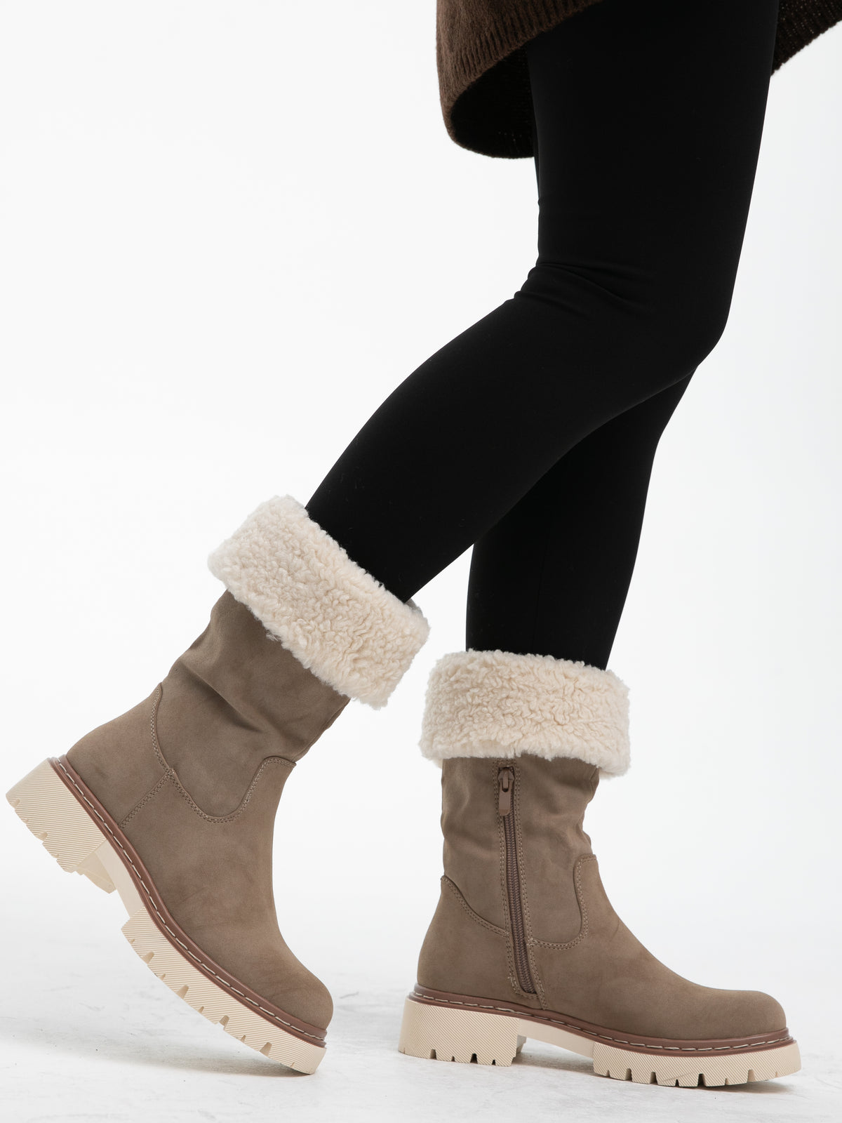 Boots mit Fell "Tana" in Hazelnut