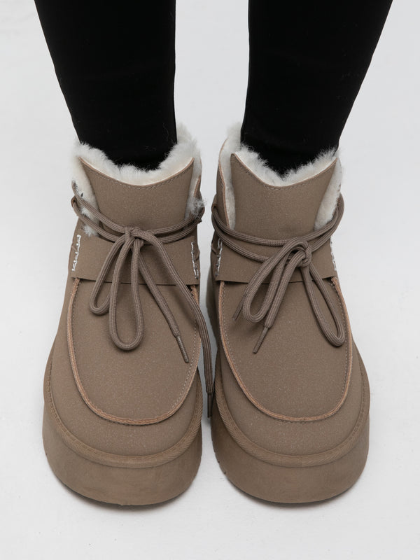 Plateau Boots mit Fell "Vallées" in Hazelnut