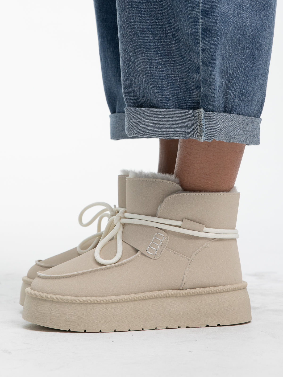 Plateau Boots mit Fell "Vallées" in Creme