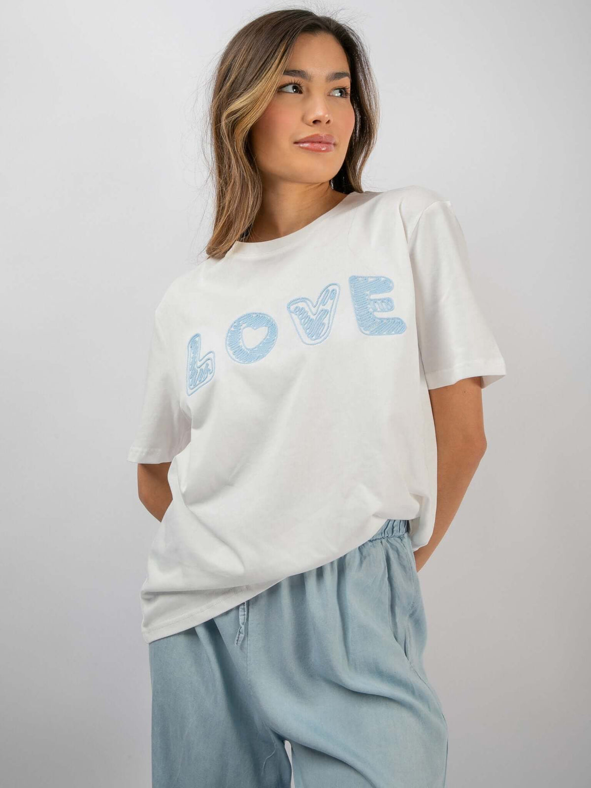 T-Shirt "LOVE" in Weiss