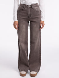 High-Waist Jeans "Jenn" in Braun