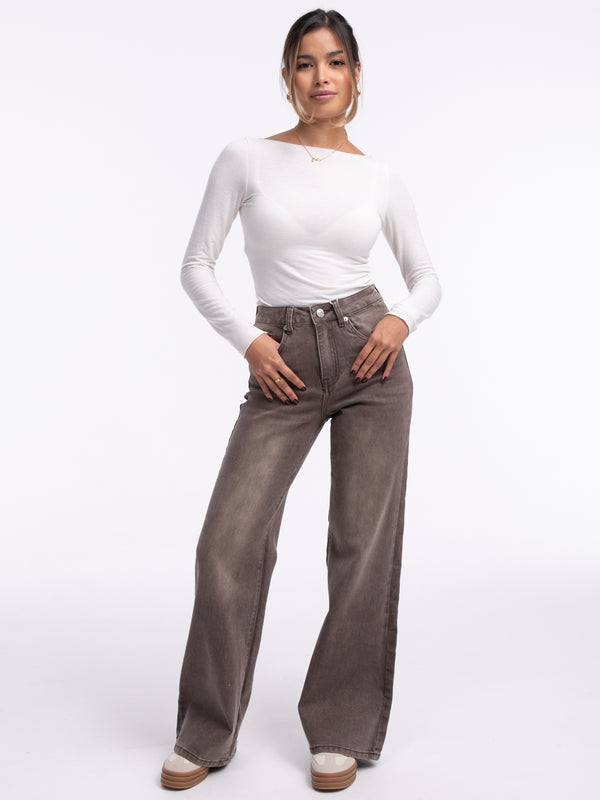 High-Waist Jeans "Jenn" in Braun