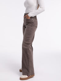 High-Waist Jeans "Jenn" in Braun