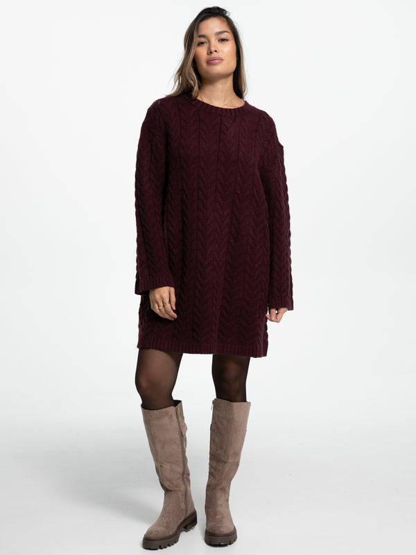 Strick-Pulloverkleid mit Zopfmuster "Lissan" in Burgundy