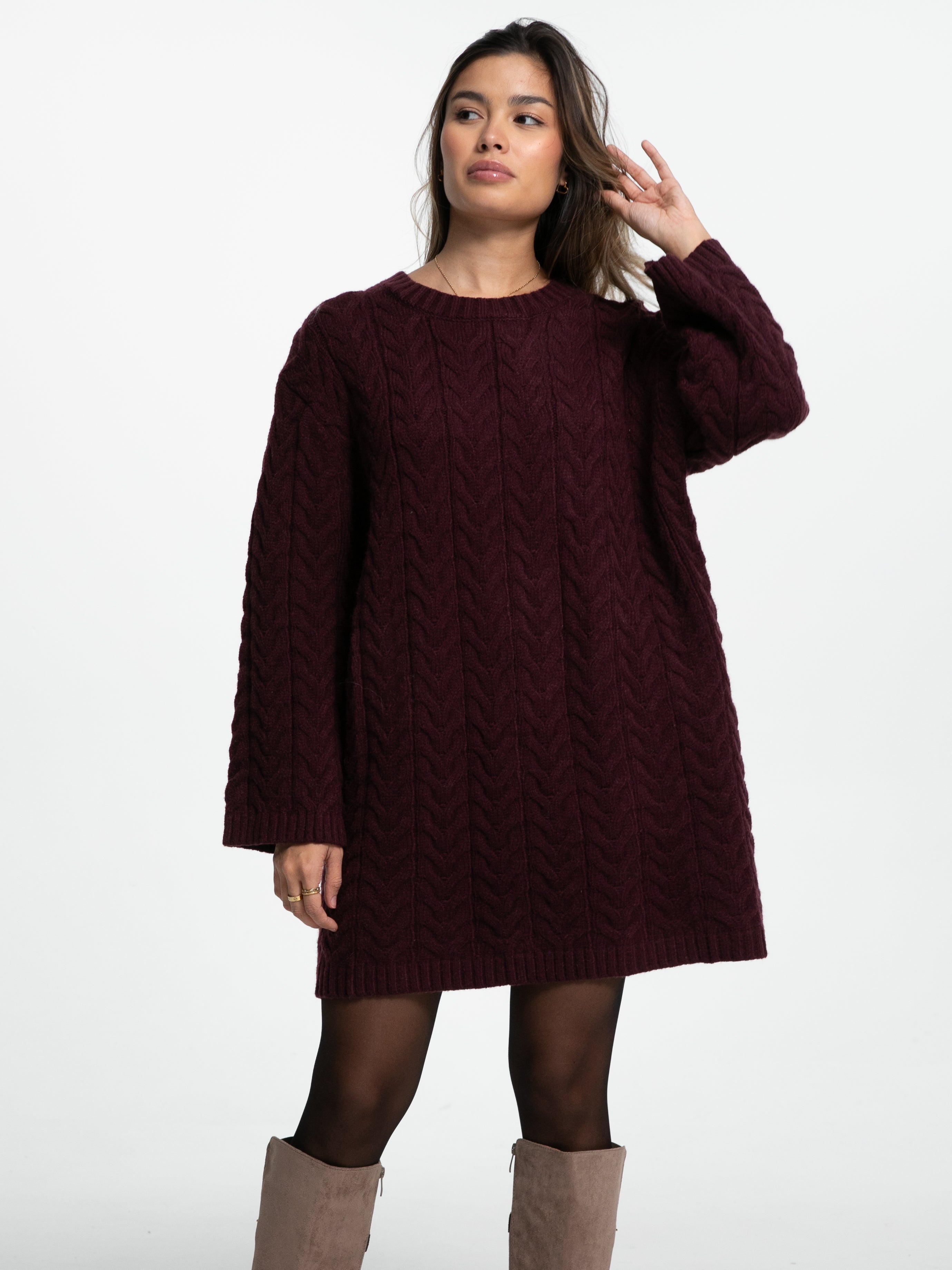 Strick-Pulloverkleid mit Zopfmuster 