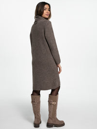 Rollkragen-Strickkleid "Mariam" in Hazelnut
