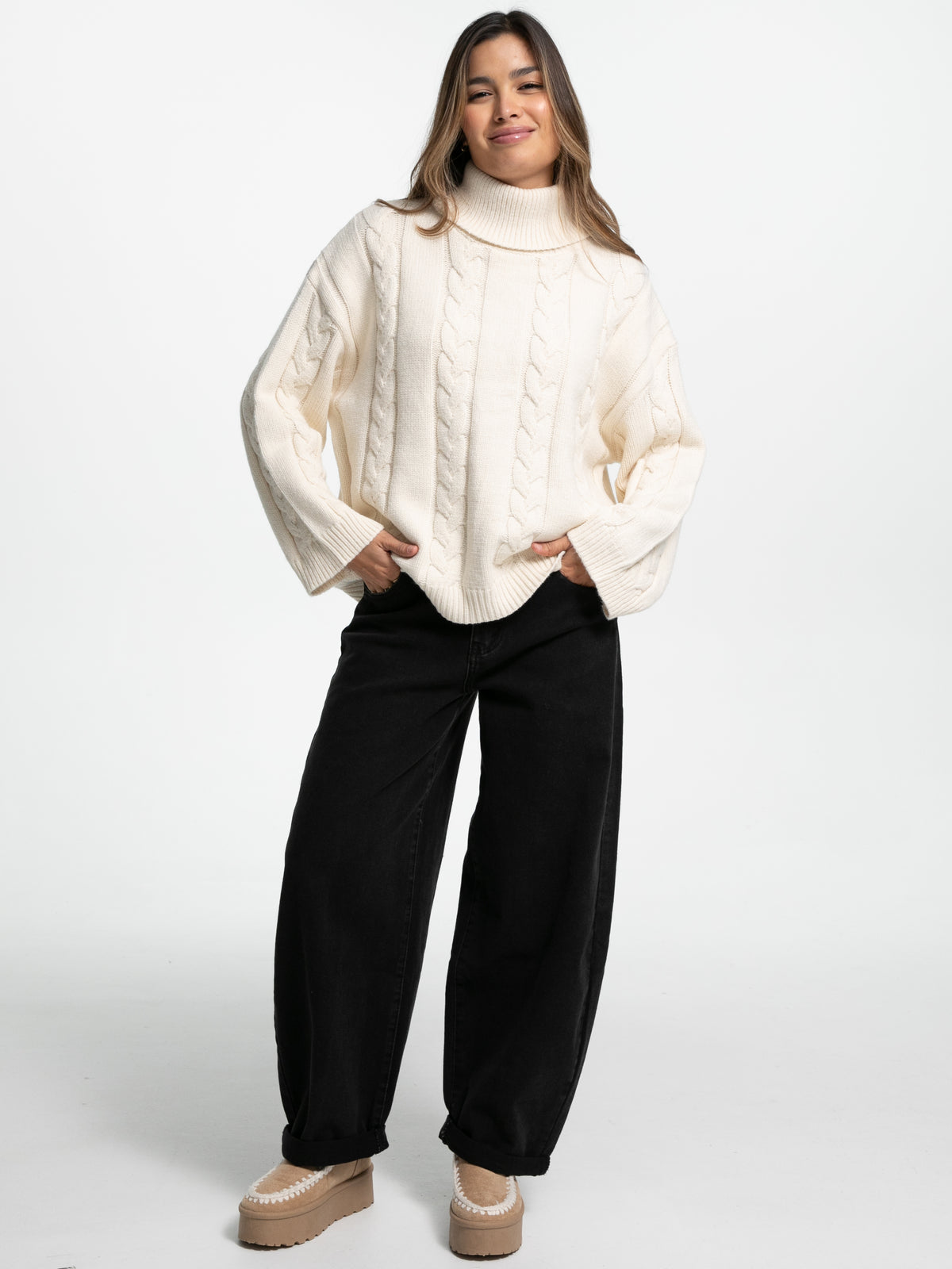 Rollkragen-Strickpullover mit Zopfmuster "Sofie" in Creme