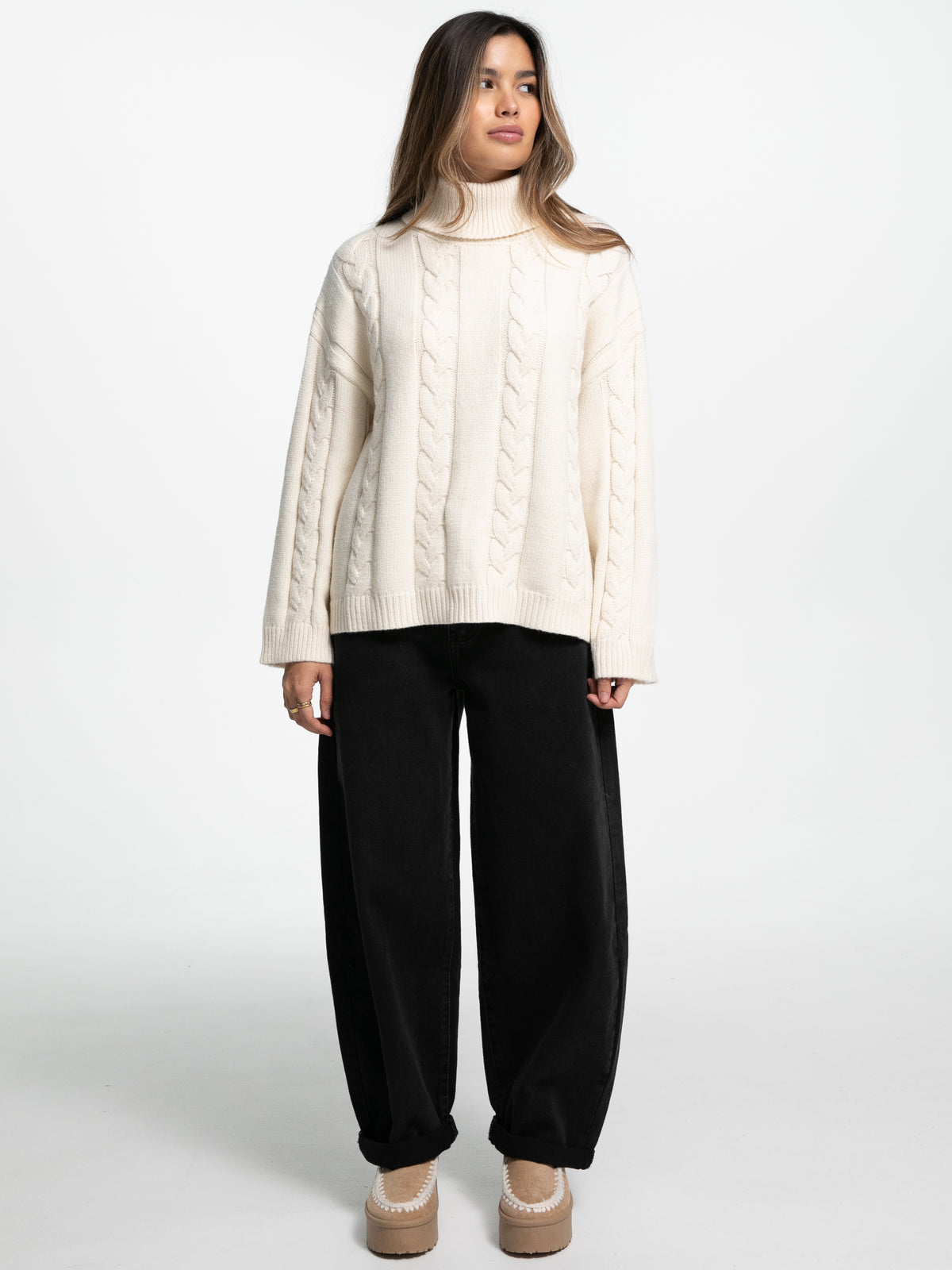 Rollkragen-Strickpullover mit Zopfmuster "Sofie" in Creme