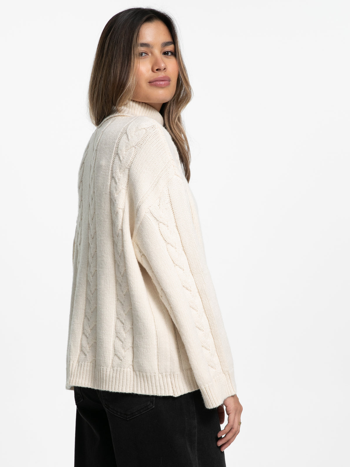 Rollkragen-Strickpullover mit Zopfmuster "Sofie" in Creme