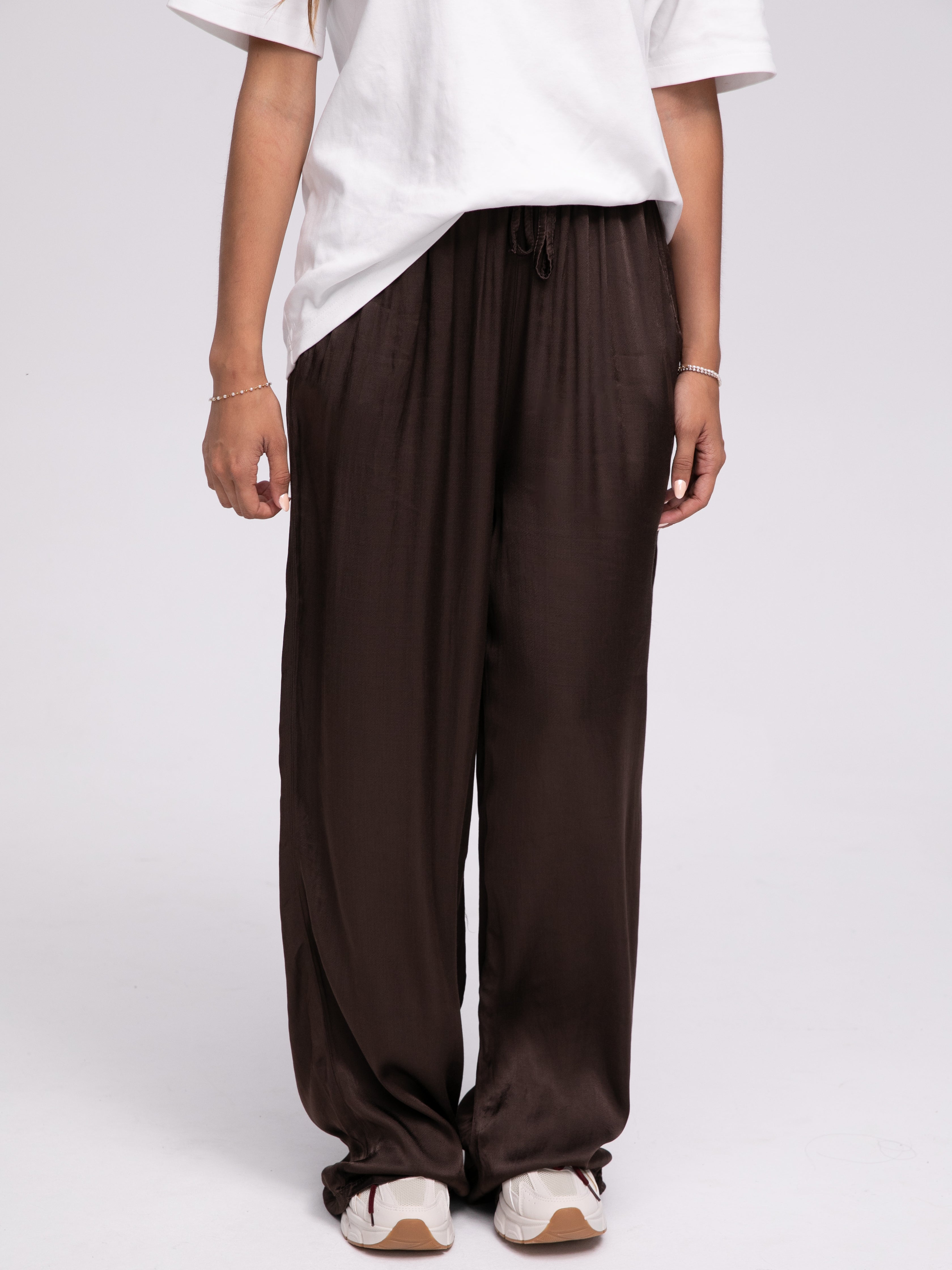 Satinhose „Sydney“ in Braun