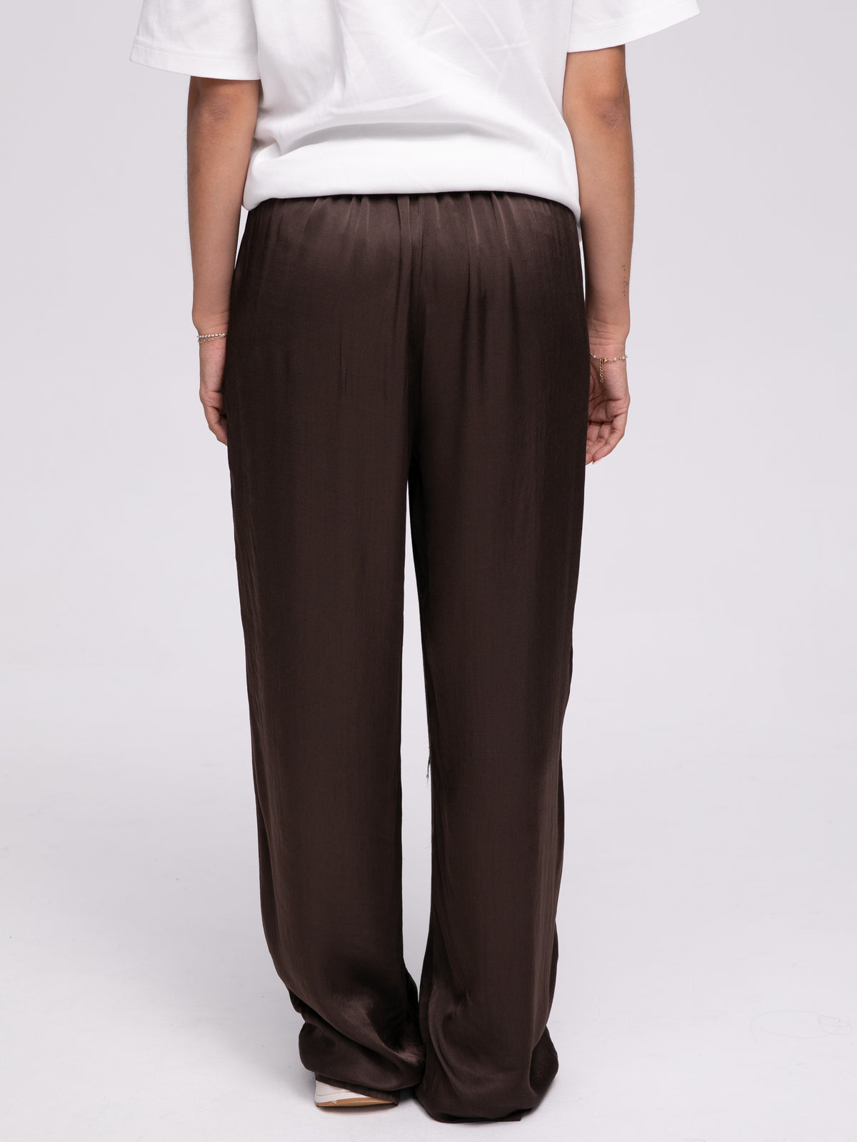 Satinhose „Sydney“ in Braun