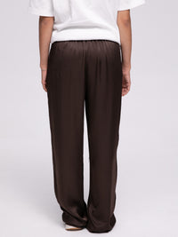 Satinhose „Sydney“ in Braun