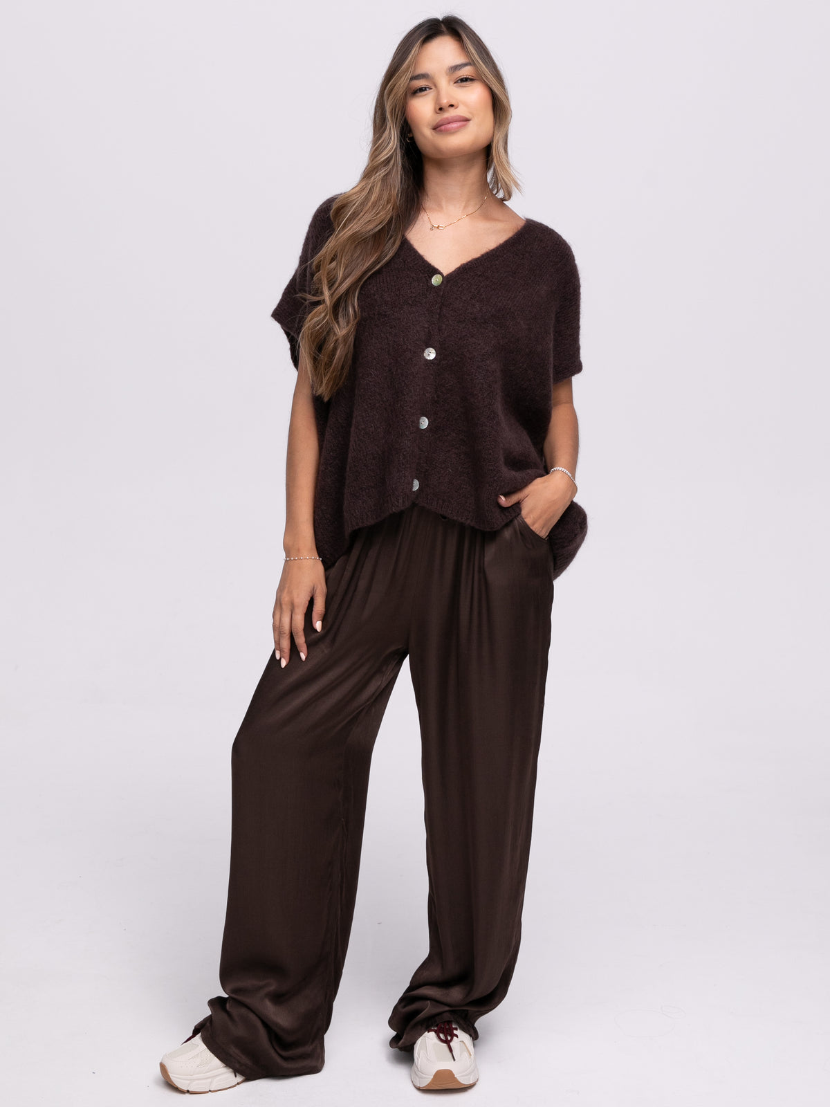 Satinhose „Sydney“ in Braun