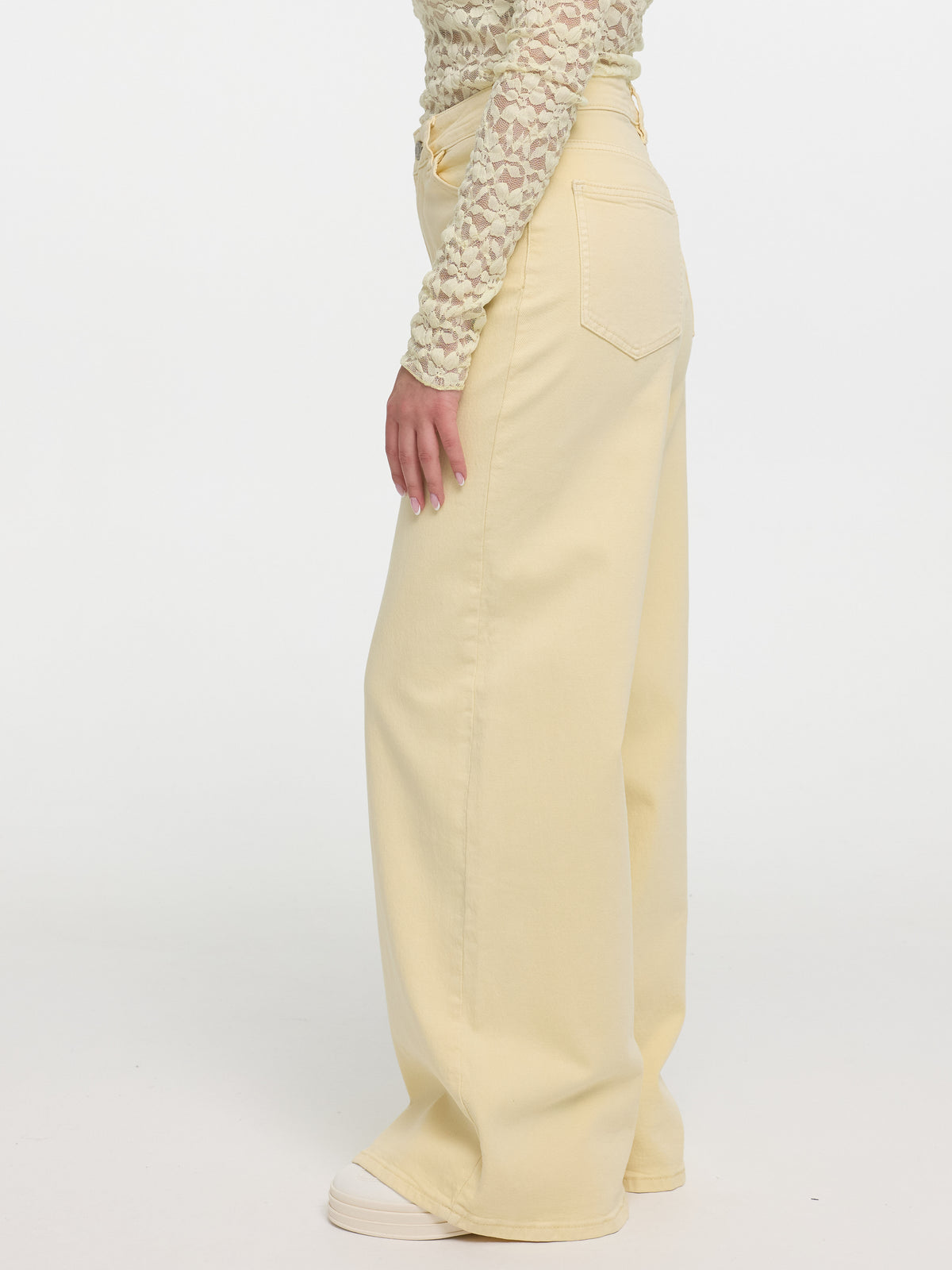Wide Leg Jeans "Seraphina" in Butter Yellow