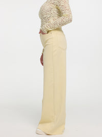 Wide Leg Jeans "Seraphina" in Butter Yellow