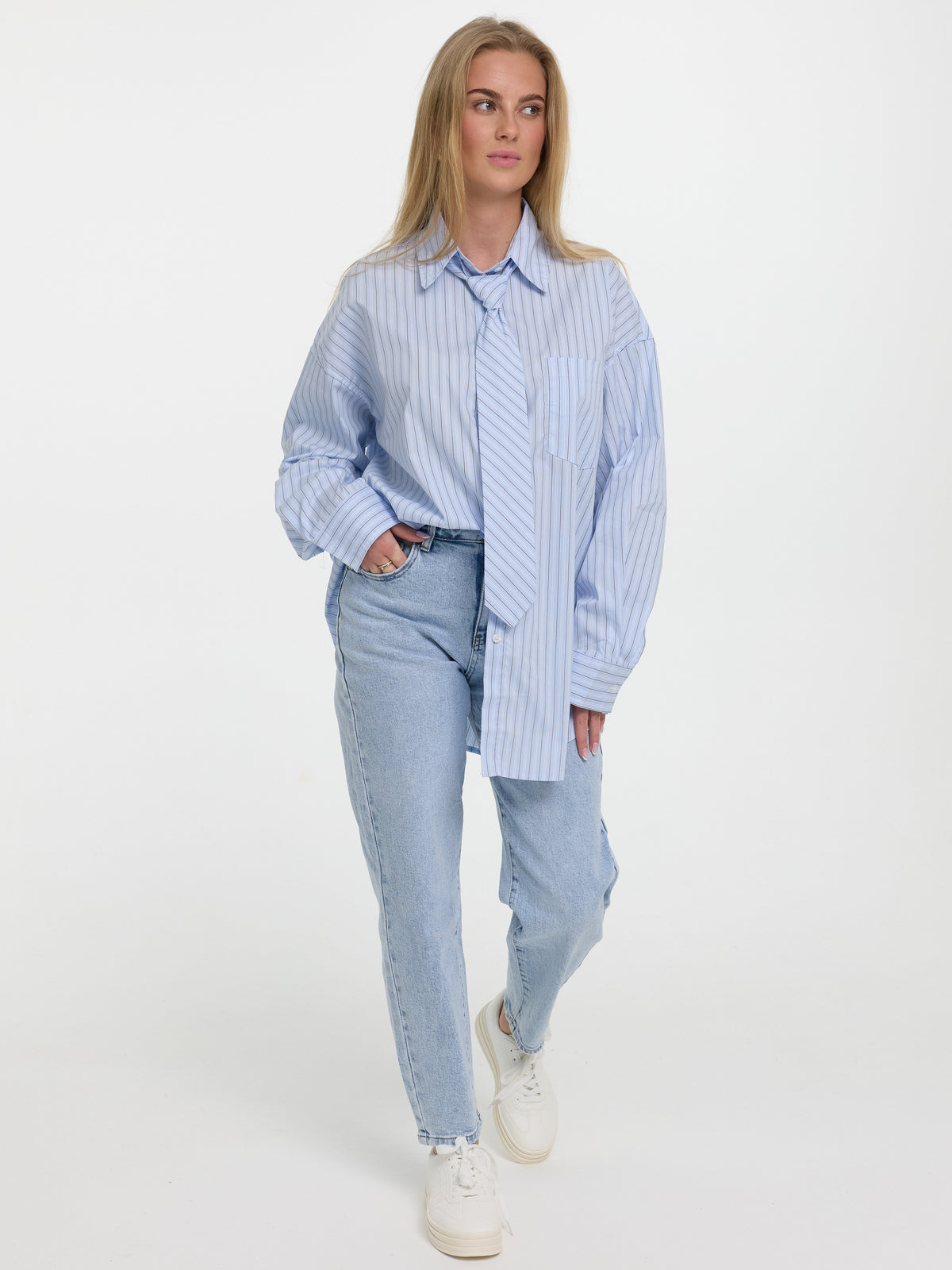 Bluse mit Krawatte "Eve" in Blau