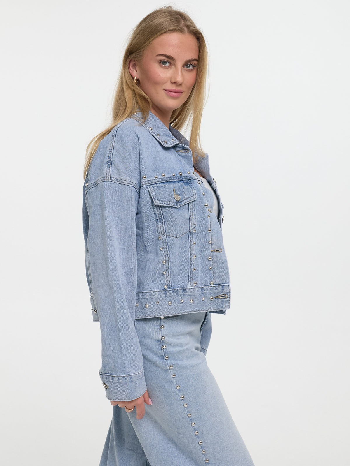 Nieten-Jeansjacke "Aria"