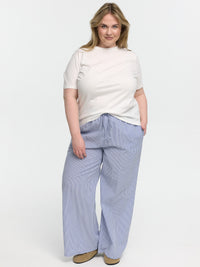 Curvy Premium T-Shirt "Whitey" in Weiss