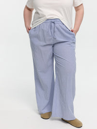Curvy Stoffhose „Freda“ in Blau/weiß gestreift