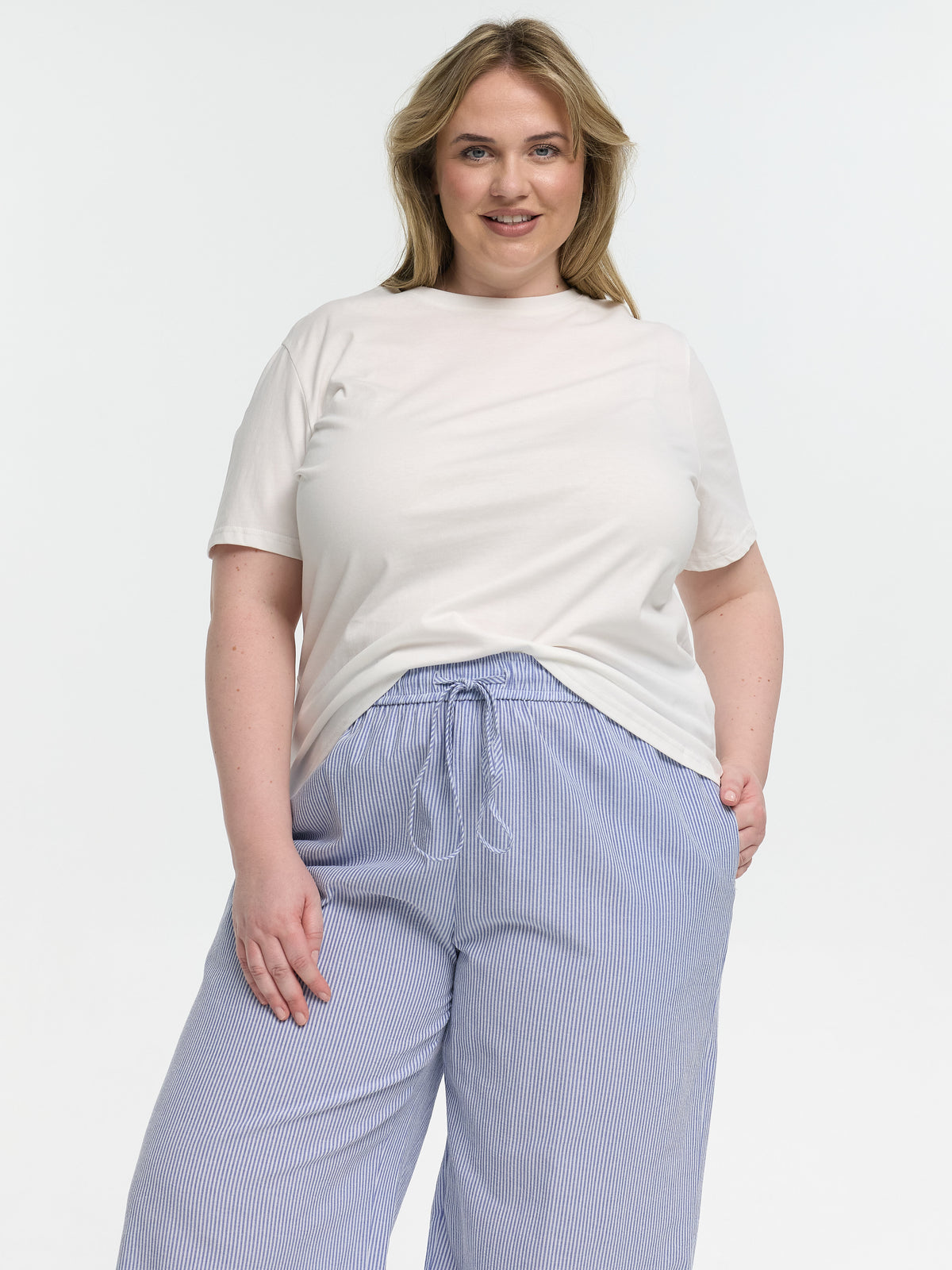 Curvy Premium T-Shirt "Whitey" in Weiss