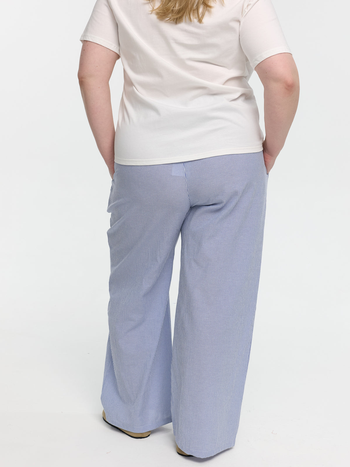 Curvy Stoffhose „Freda“ in Blau/weiß gestreift