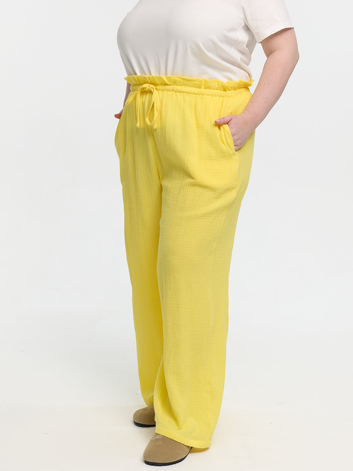 Curvy Musselin-Hose „Wicky“ in Gelb