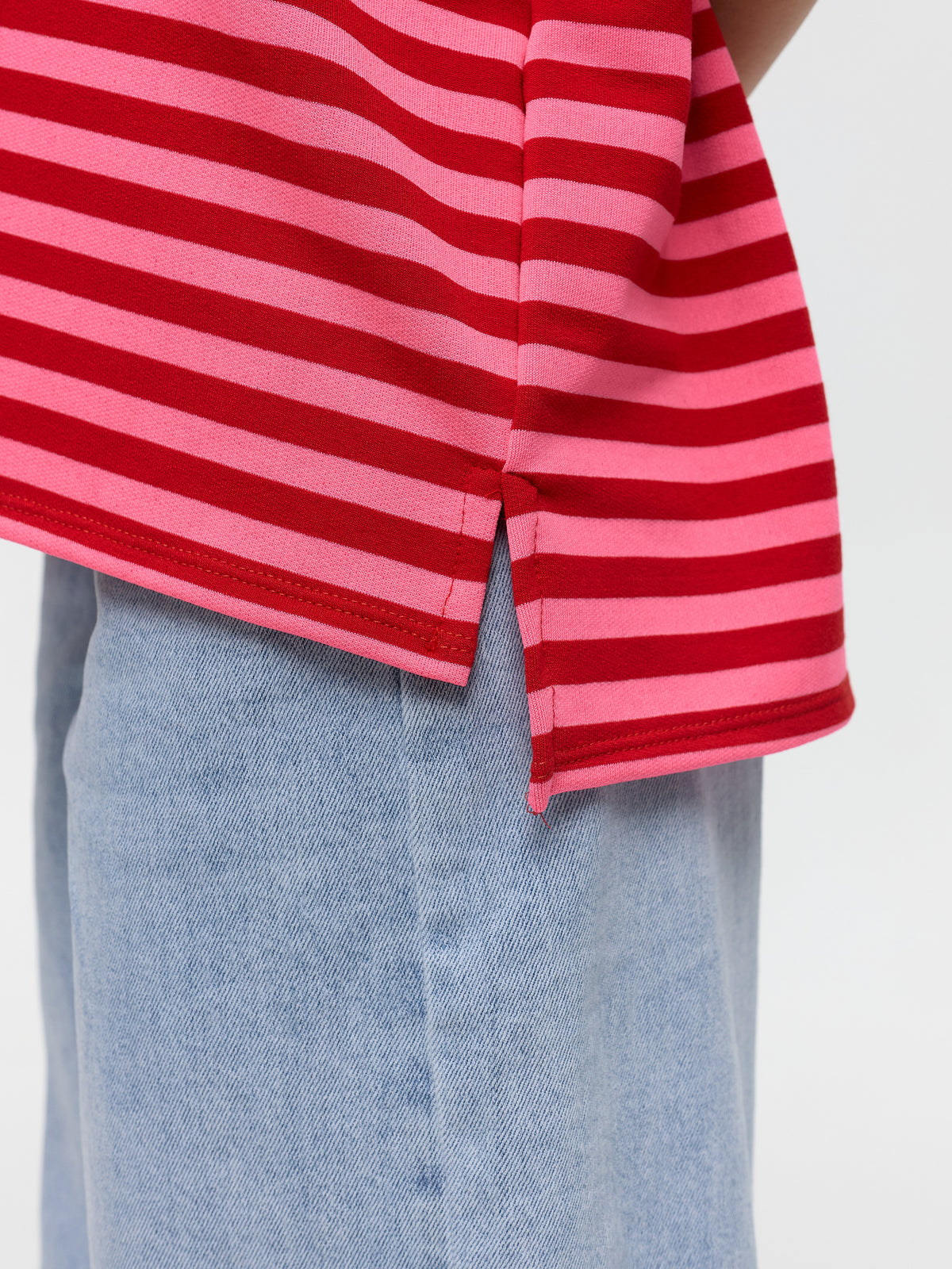 T-Shirt "Bonjour" in Pink/Rot gestreift