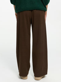 Stoffhose "Colette" in Braun