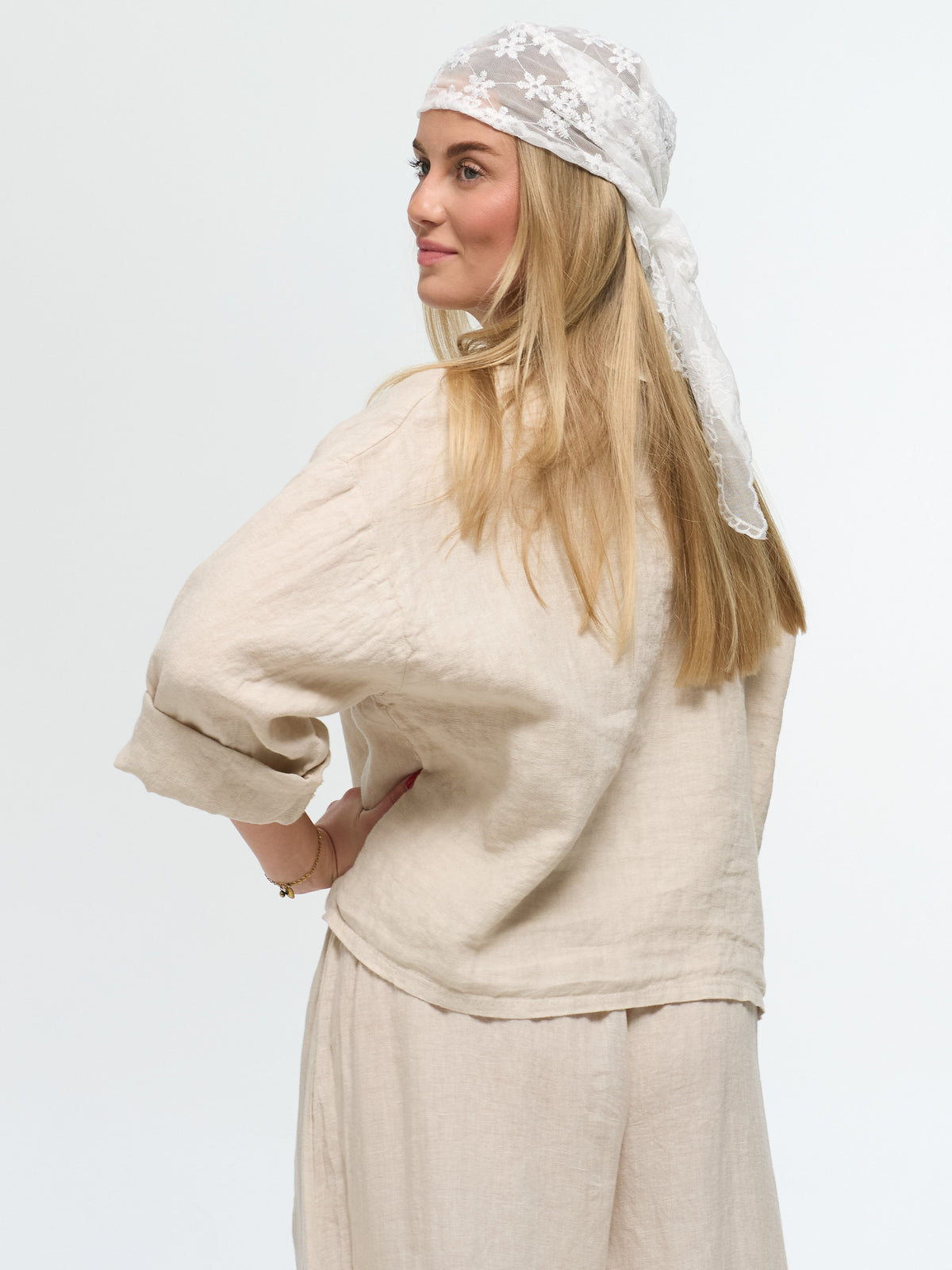 Kurze Leinen-Bluse "Alma" in Beige