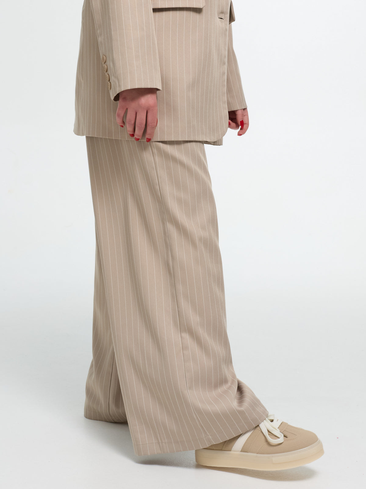 Nadelstreifen Stoffhose „Kathie“ in Taupe