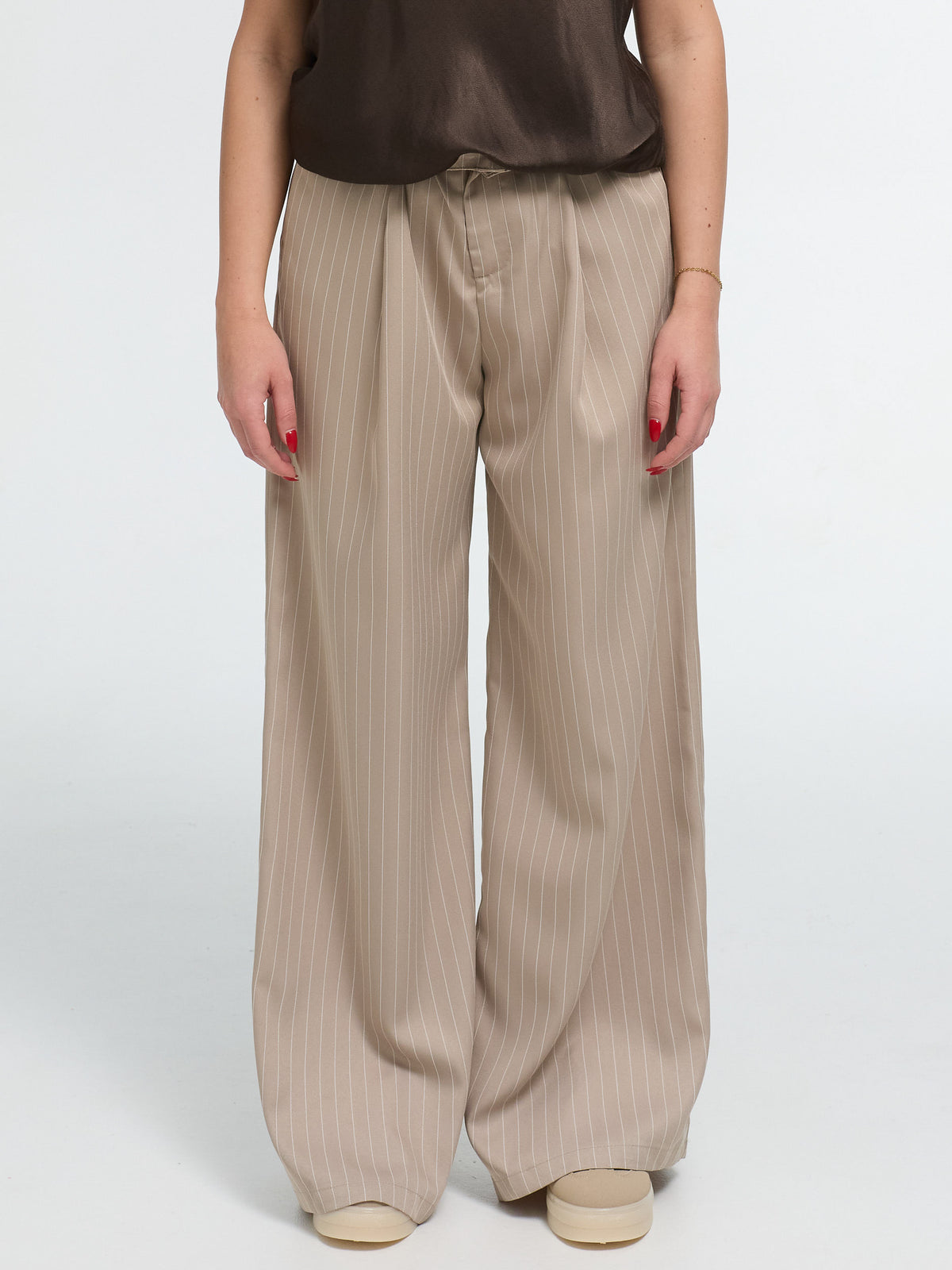 Nadelstreifen Stoffhose „Kathie“ in Taupe