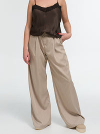 Nadelstreifen Stoffhose „Kathie“ in Taupe