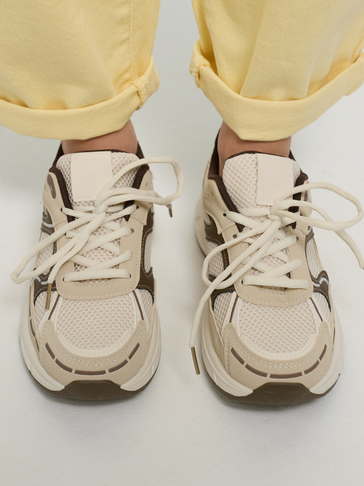 Sneaker "Izzy" in Creme/Braun