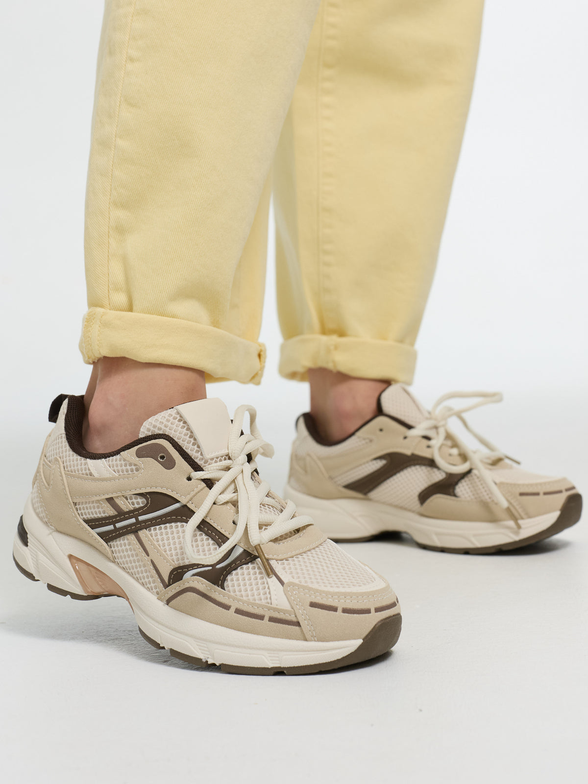 Sneaker "Izzy" in Creme/Braun