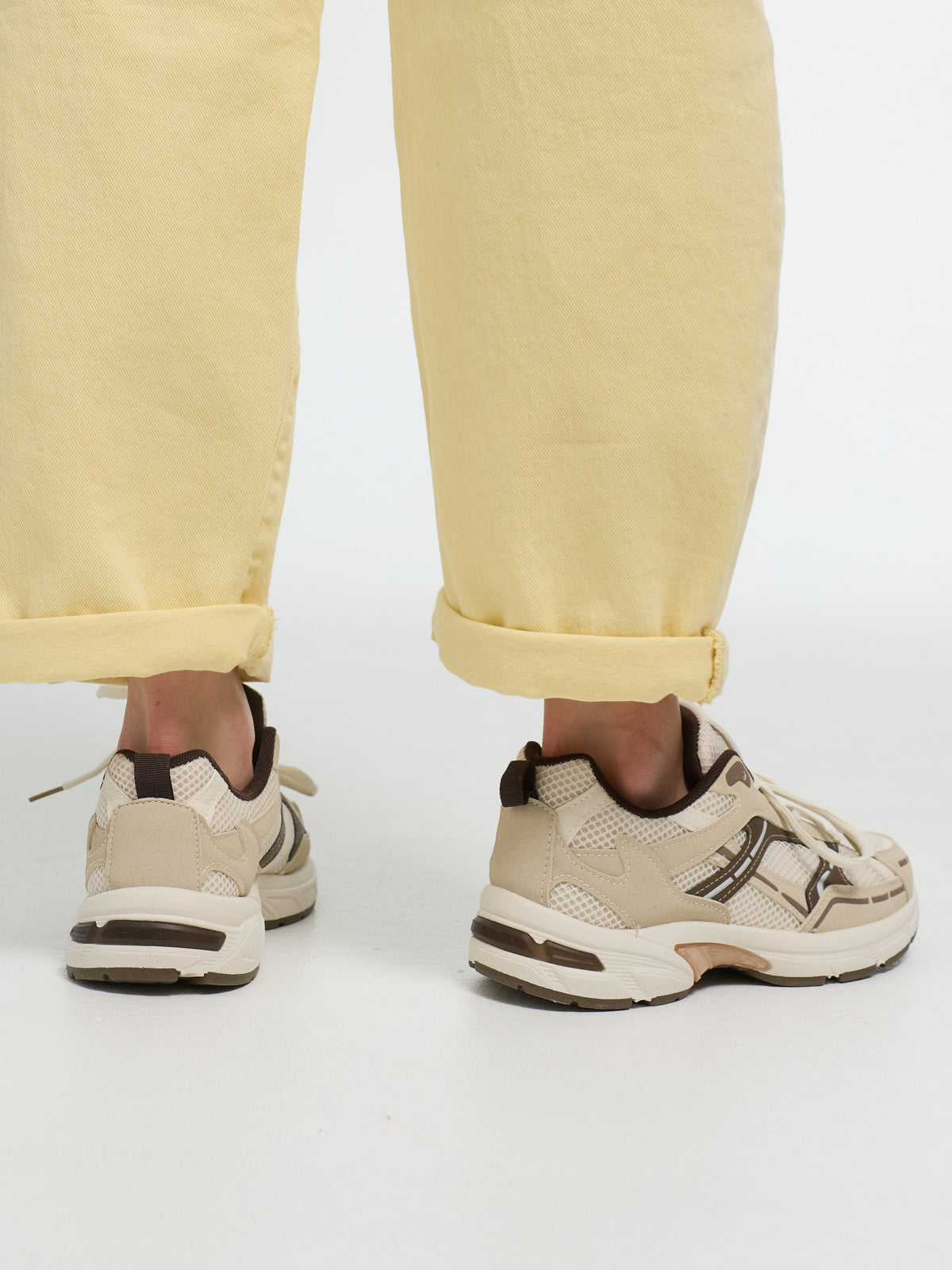 Sneaker "Izzy" in Creme/Braun