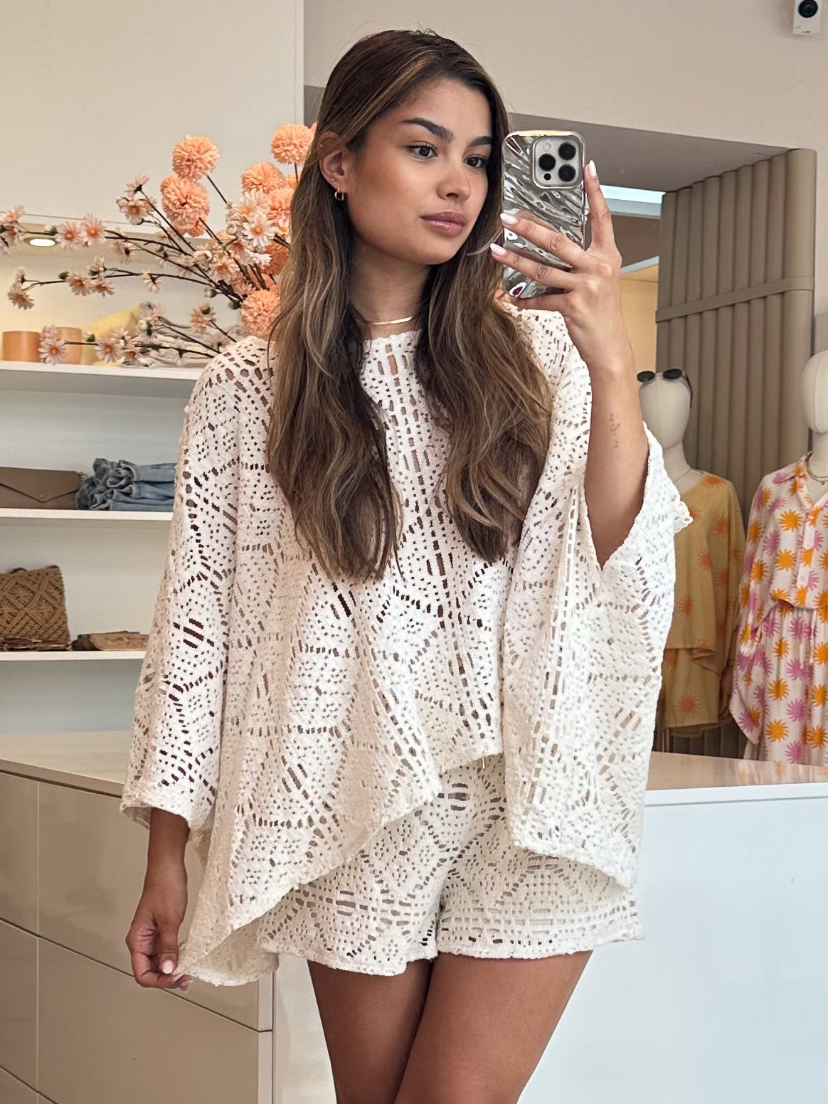 Lochstickerei Shirt "Amy" in Creme